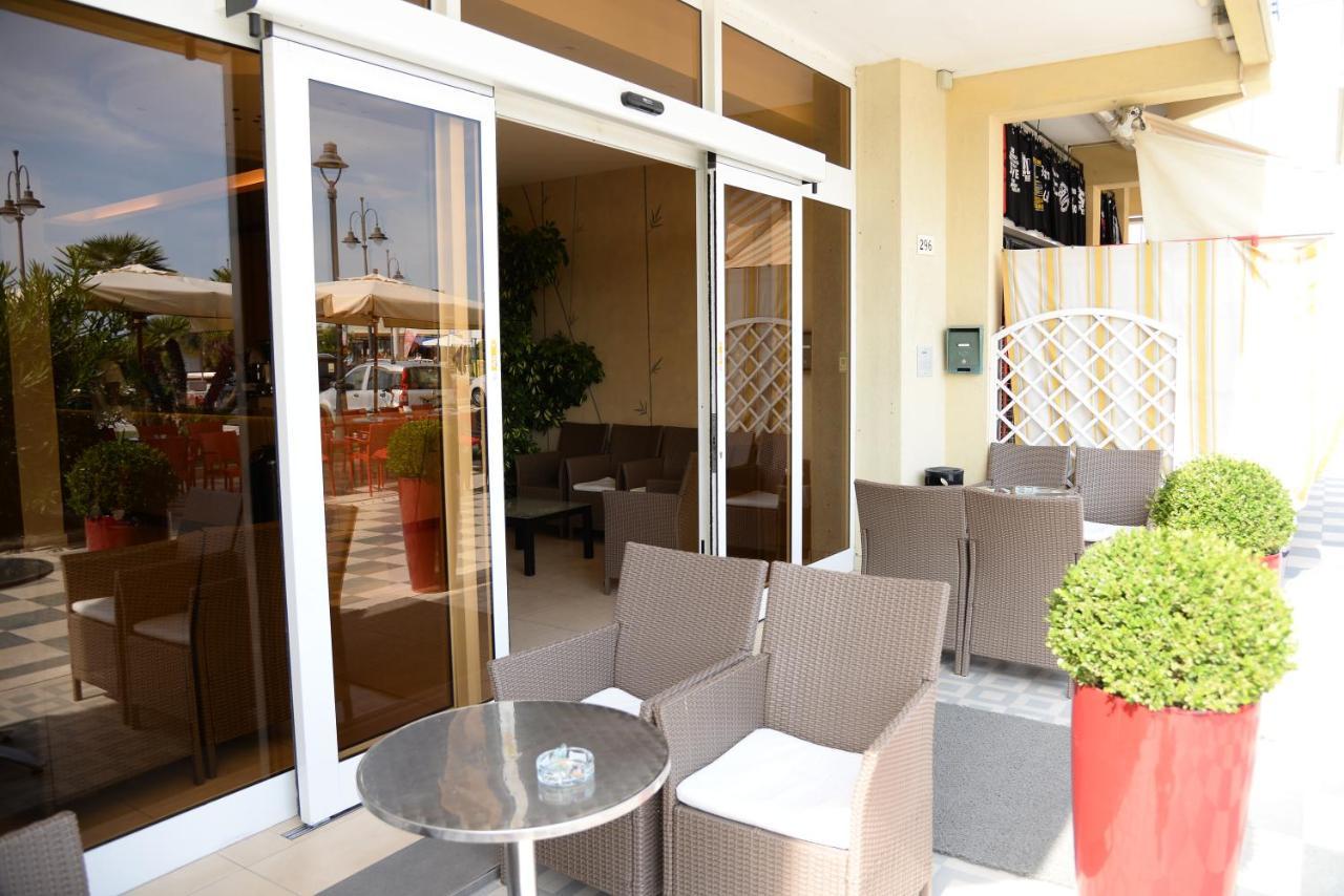 Hotel Cosmopol Cesenatico Exterior photo